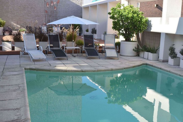 Pool 50 of 69