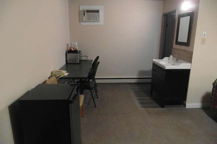 Room 13 of 27