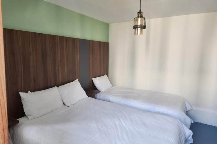 Room 12 of 20