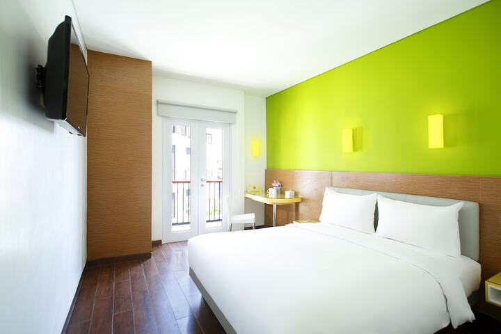 Room 2 of 49