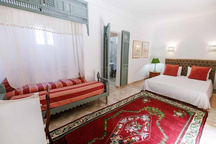 Room 2 of 29