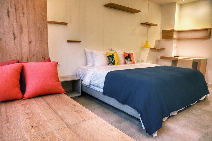 Room 5 of 53
