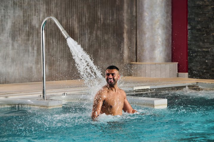 Hotel Pool