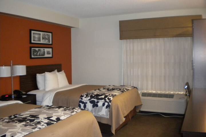2 Double Beds (10 of 10)