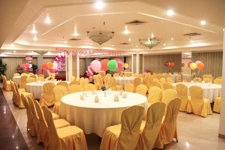 Ballroom/Hall 41 of 50