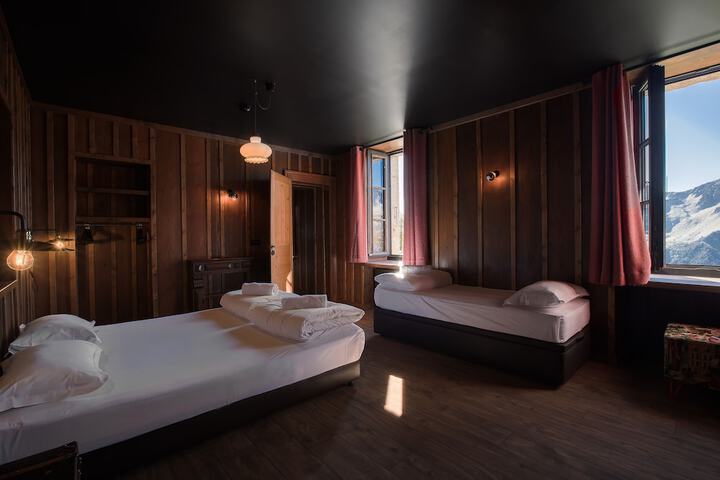 Room 13 of 66
