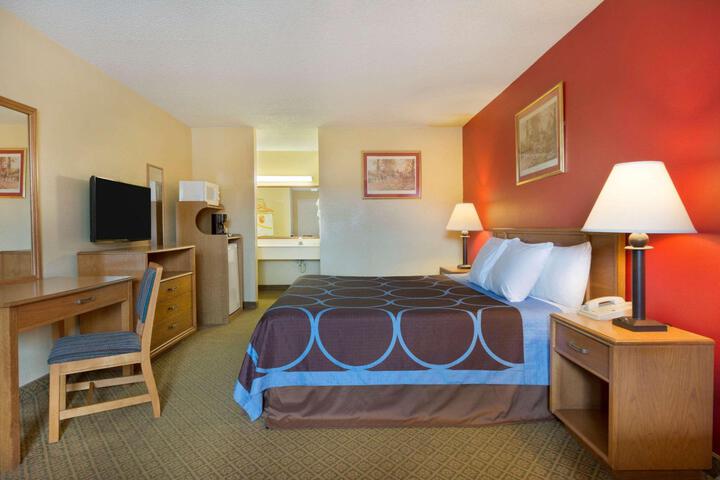 1 King Bed (9 of 9)