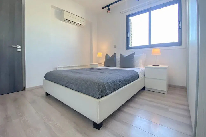 Room 10 of 15