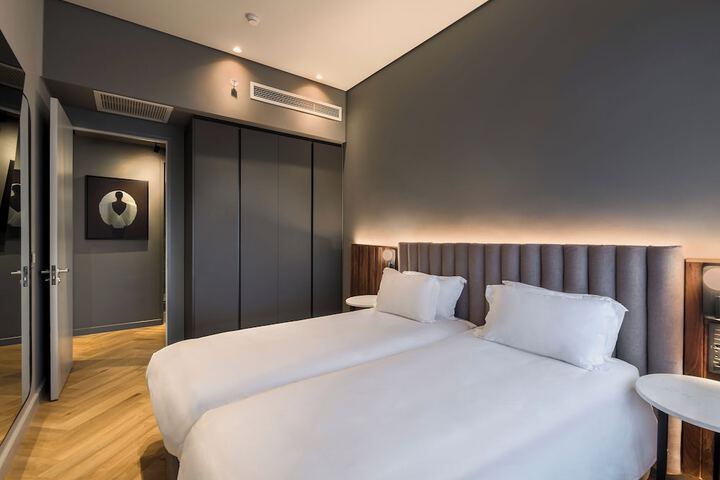 Room 25 of 143