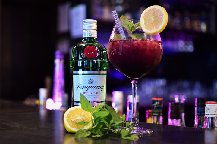 Lounge 97 of 128