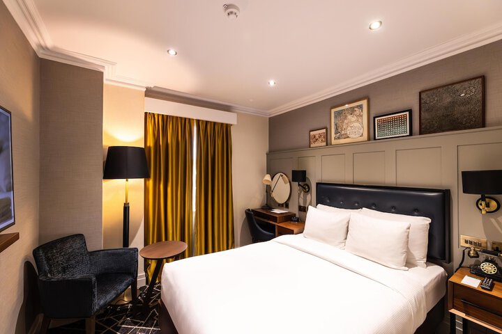 Room 34 of 92