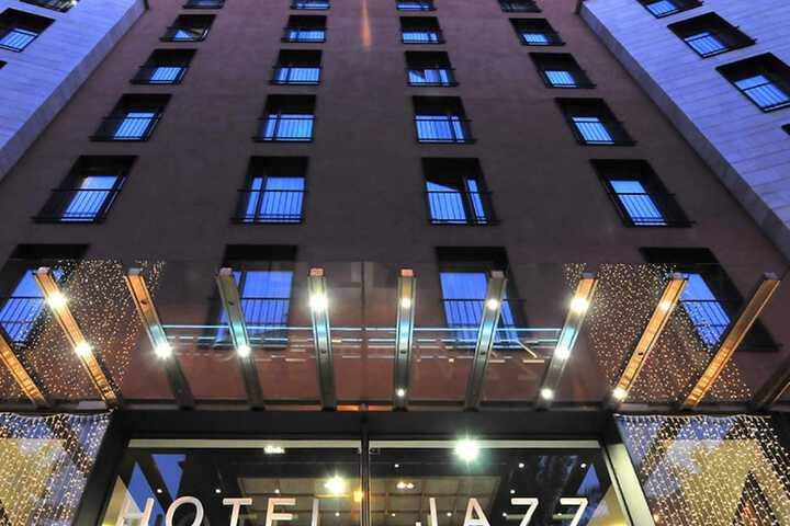 Hotel 77 of 82