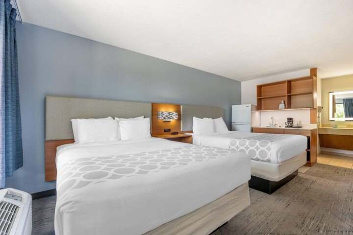 Room 15 of 40