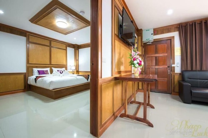 Room 12 of 49