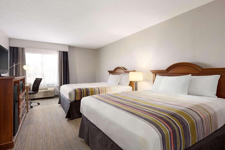 2 Queen Beds (4 of 4)