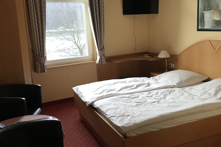Room 6 of 68
