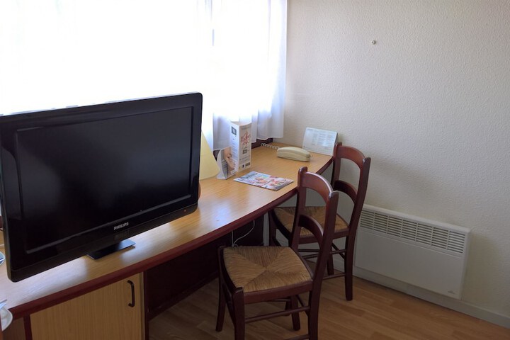 Room 5 of 45