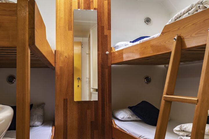 Room 27 of 86
