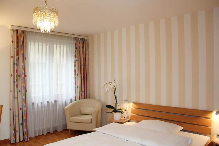 Room 2 of 46