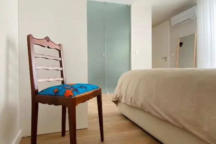 Room 2 of 9
