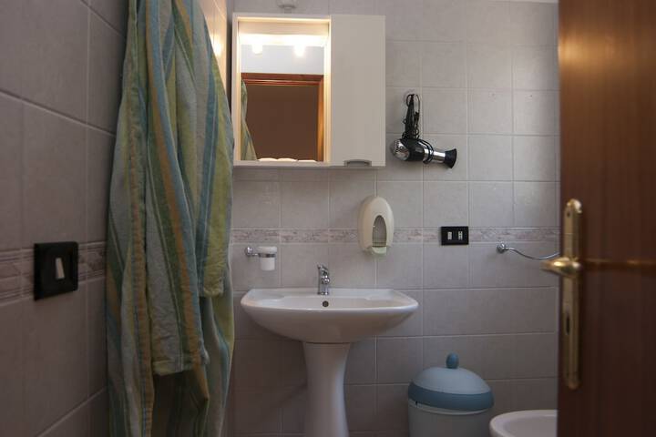 Room 29 of 64