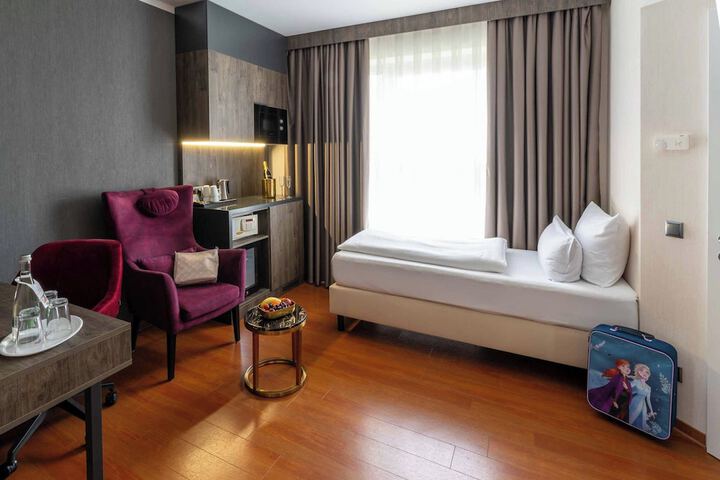 Room 19 of 51