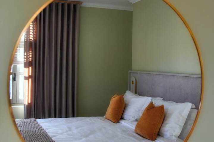 Room 4 of 30