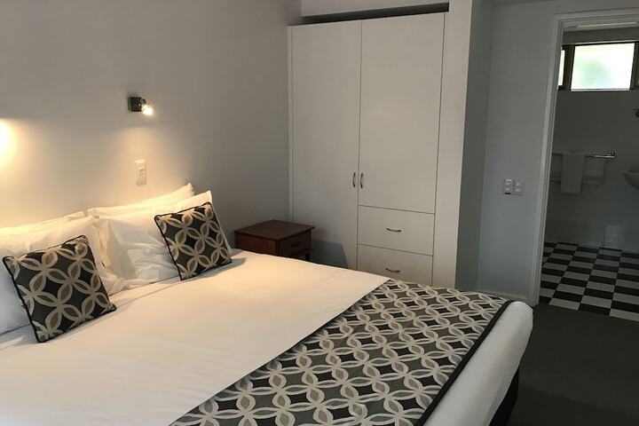 Room 3 of 55