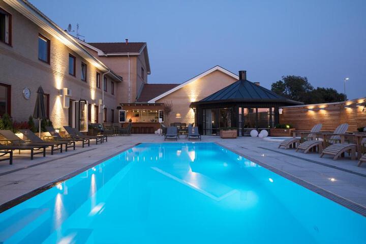 Photo 9