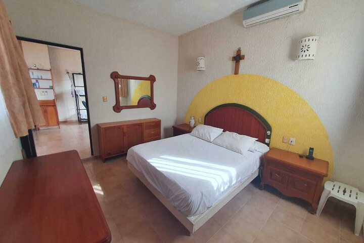 Room 12 of 33