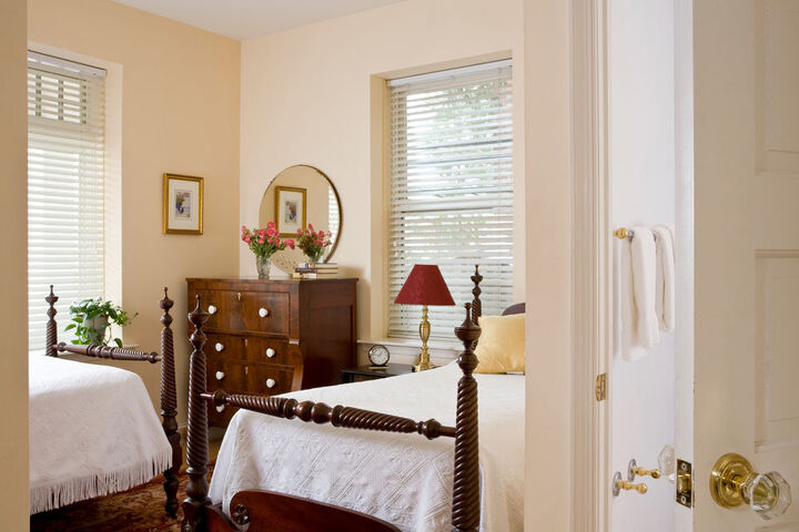 Room 4 of 40