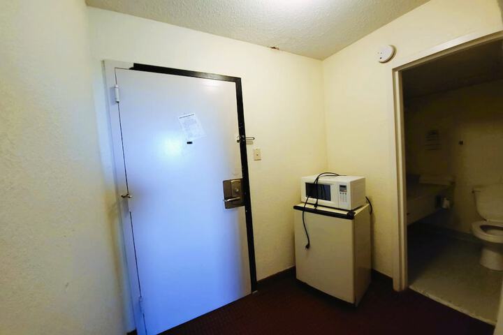 Room 105 of 144