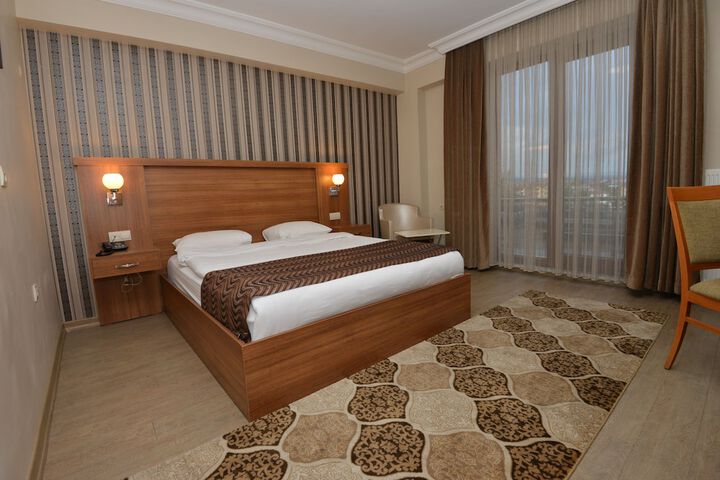 Room 9 of 24