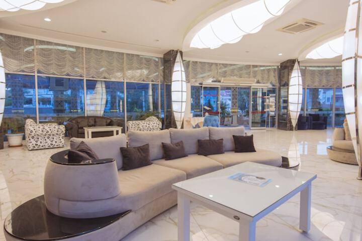 Guest Lobby