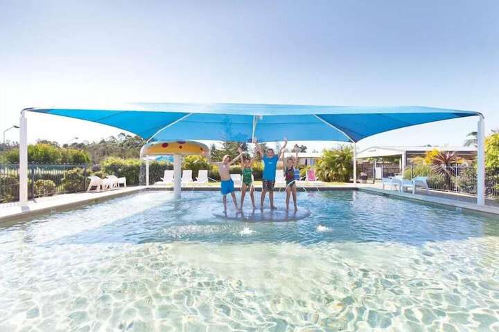 Hotel Pool