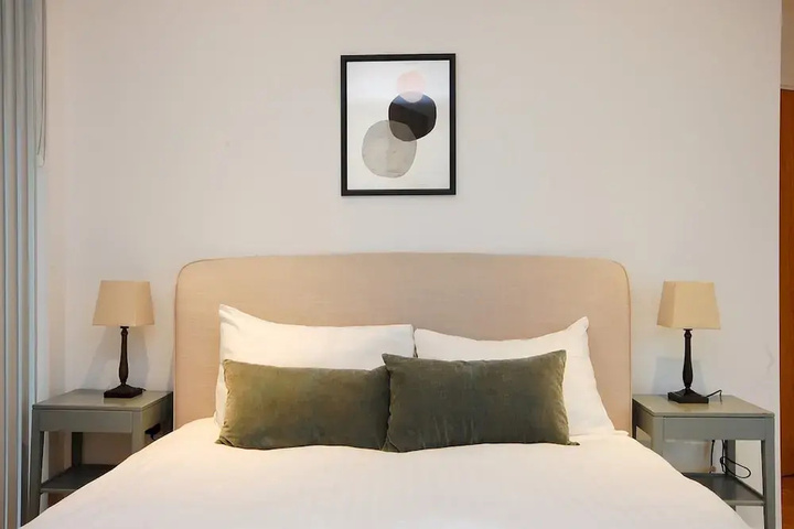 Room 5 of 15