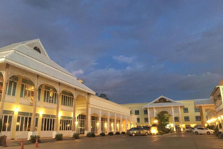 Amonruk Hotel 2
