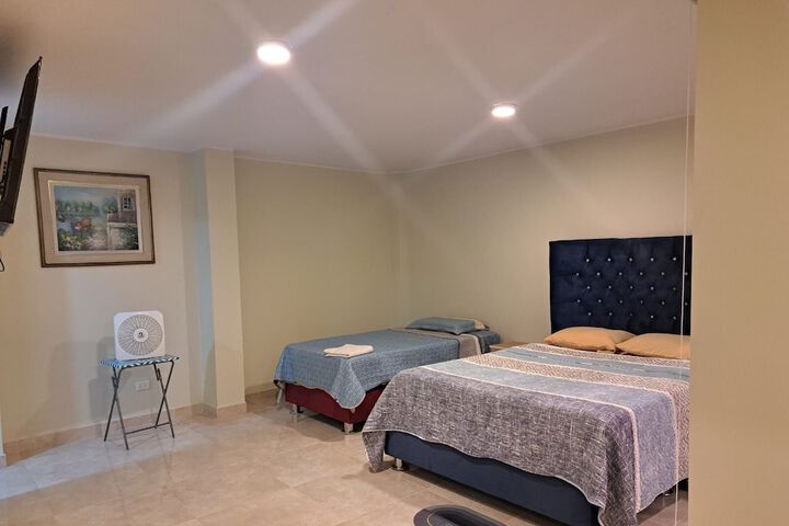 Room 5 of 12
