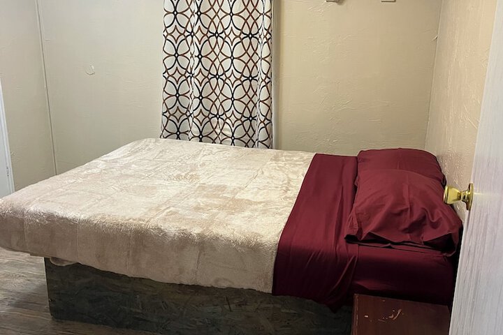 Room 28 of 96
