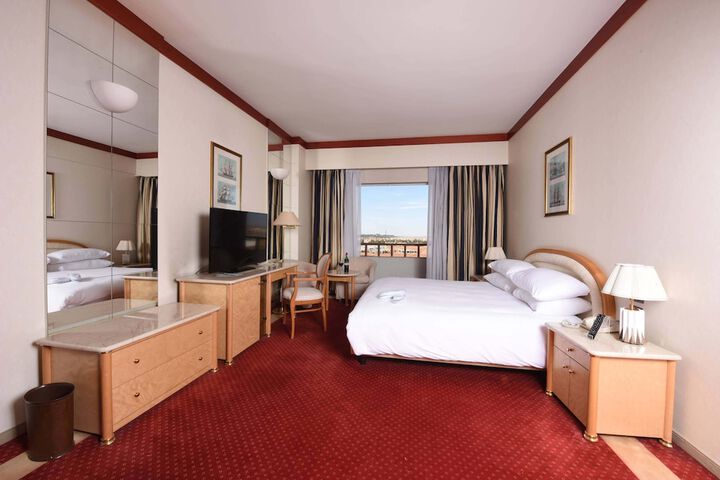 Room 6 of 45