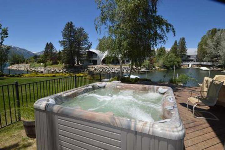 Beach Drive Holiday home in South Lake Tahoe, CA