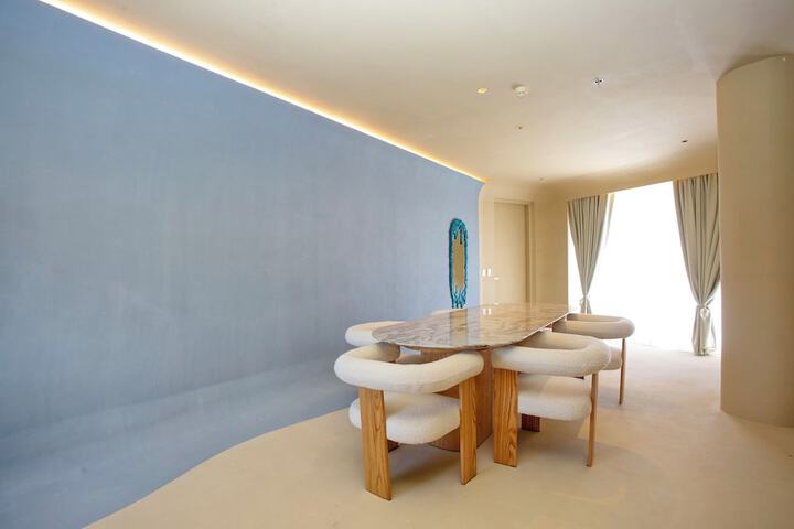Room 57 of 208
