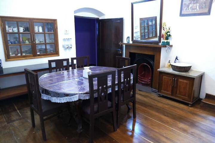 Room 11 of 24