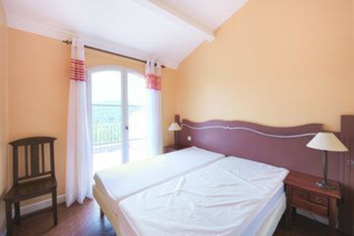 Room 55 of 228