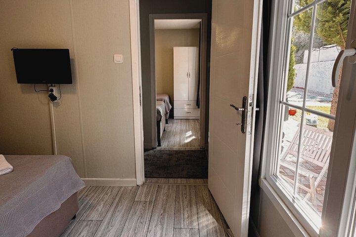 Room 3 of 47
