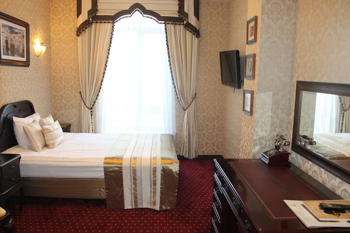Room 23 of 120