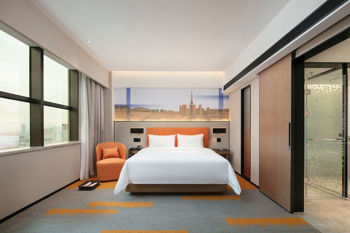 Room 9 of 42