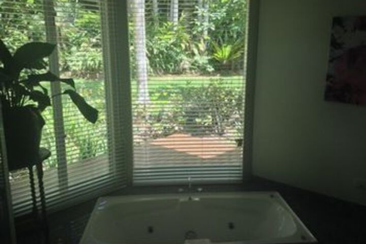 Room 4 of 75