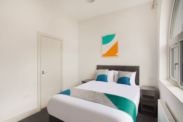Room 3 of 40