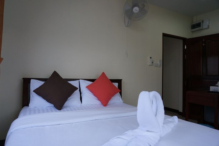 Room 6 of 44